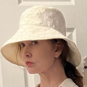 Vintage Gilles Francois Paris Ivory White Embroidered Floral Overlay Bucket